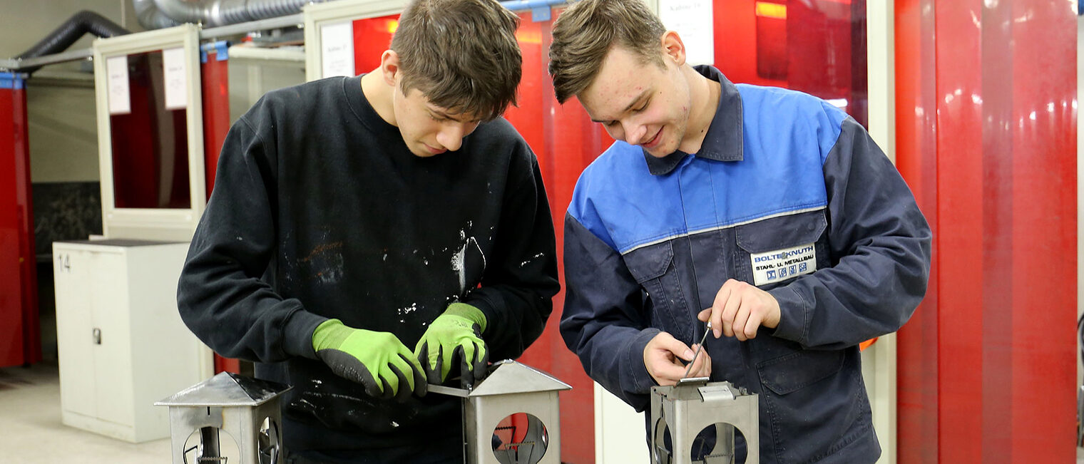 Azubis_Laterne_Metallbau