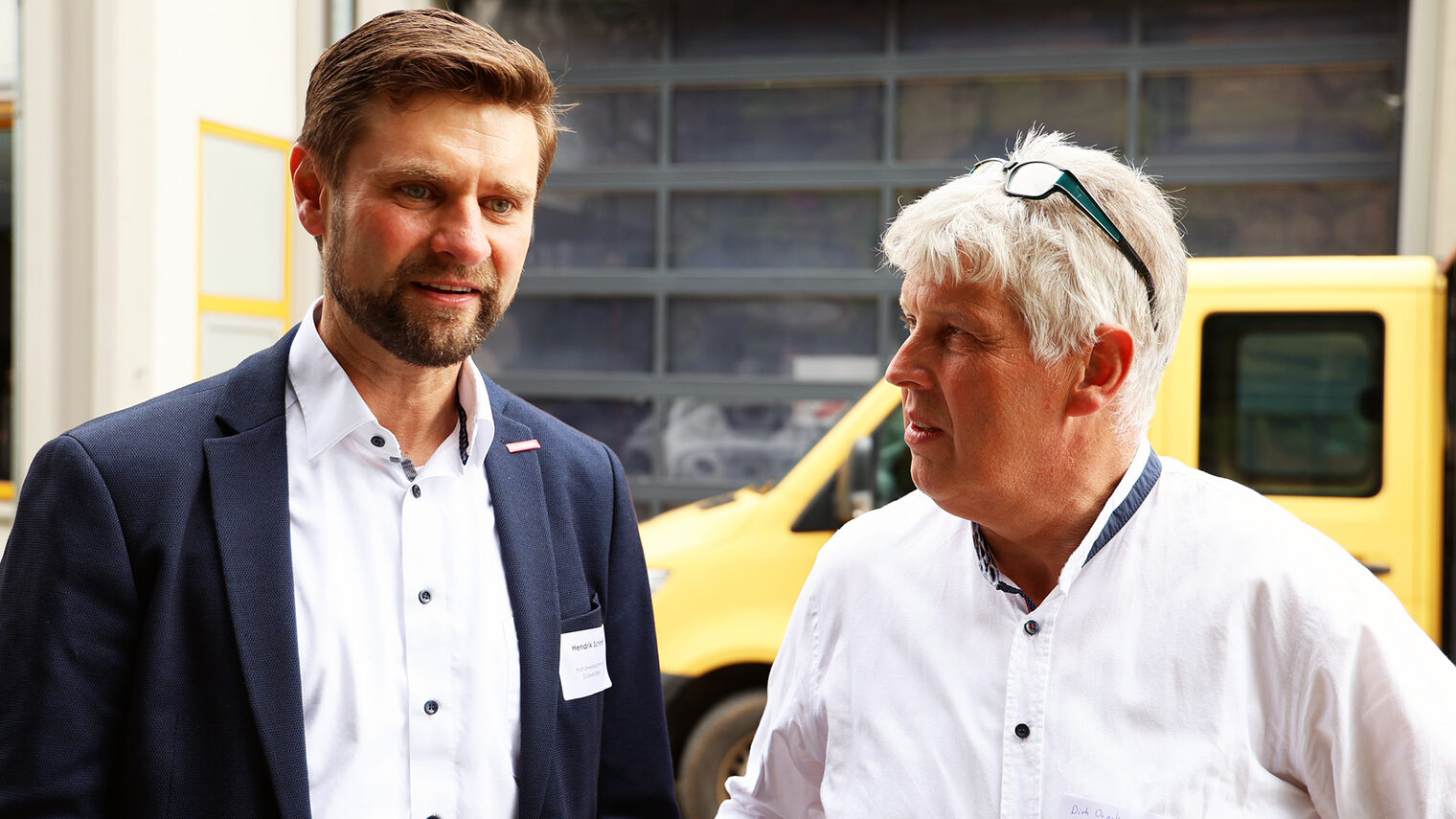 Hauptgeschäftsführer Hendrik Schmitt im Gespräch.