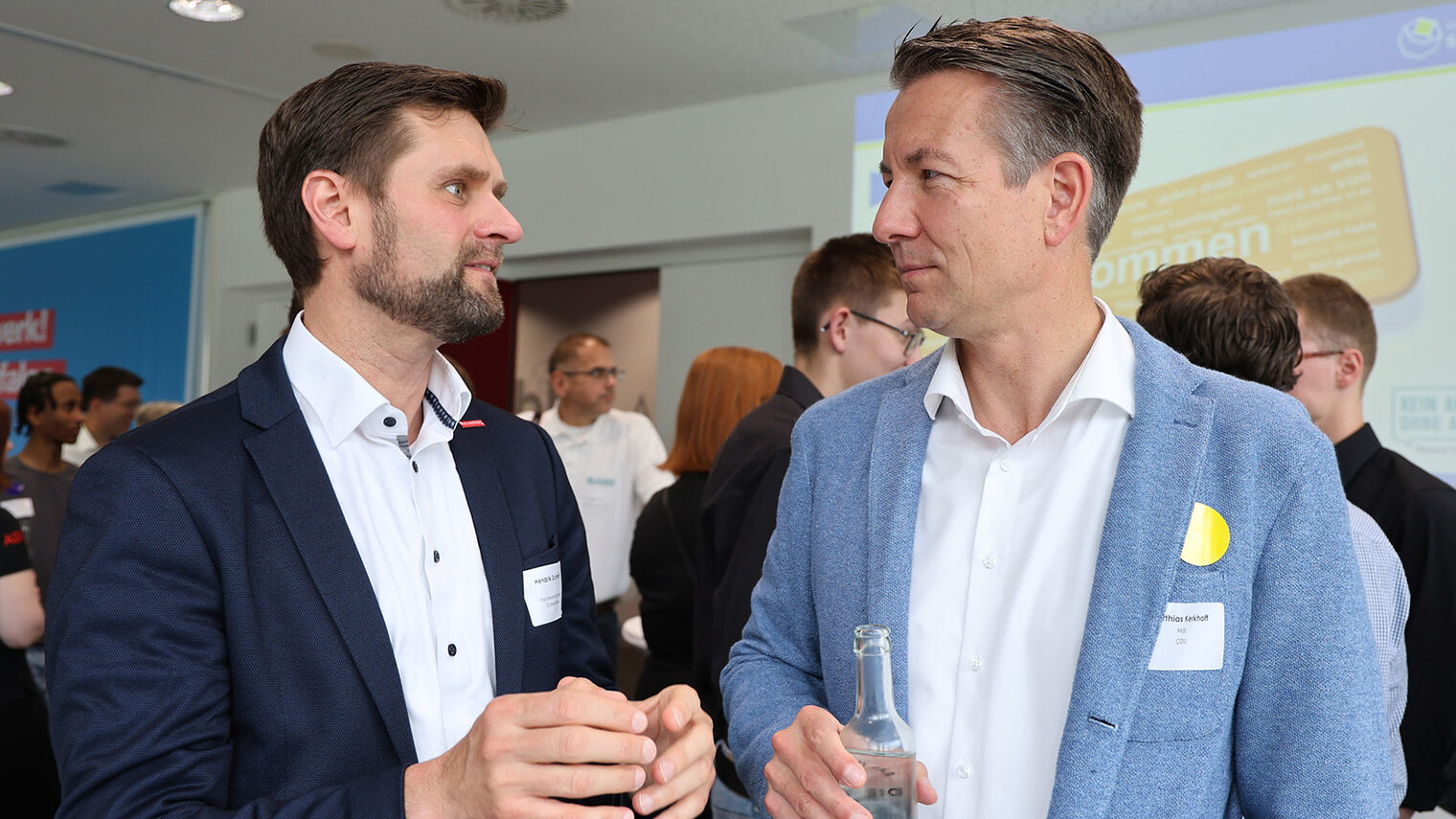Hauptgeschäftsführer Hendrik Schmitt im Gespräch mit Matthias Kerkhoff MdL.
