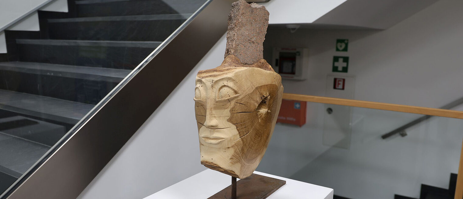 Holz, Stein, Keramik: Ausstellung in der Handwerkskammer Südwestfalen.