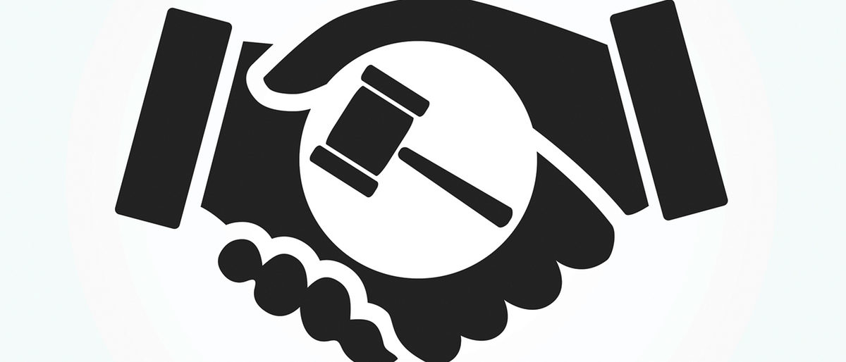 Simple gray icon of gavel and handshake. Shadow and white background. Schlagwort(e): White Background, Flat, Divorce, Gavel, Handshake, Buying, Law, Computer Icon, Cooperation, Agreement, Human Hand, Shadow, Courthouse, Human Settlement, Isolated