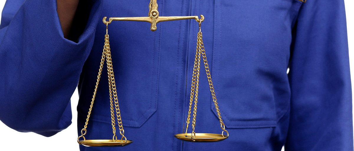 photograph of a bust of a woman in blue work uniform holding a scale of justice Schlagwort(e): Abstract, Assistance, Bust, Concepts, Construction, Craft, Electrician, Employment Issues, Expertise, Holding, Home Improvement, Housing Project, Human Arm, Human Finger, Human Hand, Industry, Law, Learning, Manual Worker, Mechanic, Occupation, Plumber, Problems, Recruitment, Scales of Justice, Service, Sign, Skill, Training, Weight Scale, Women, Working
