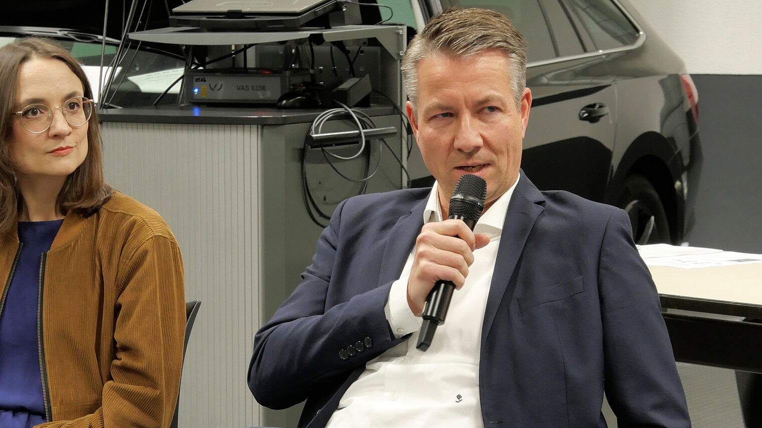 Matthias Kerkhoff beim Werkstattgespräch "Handwerk trifft Politik" im bbz Arnsberg.