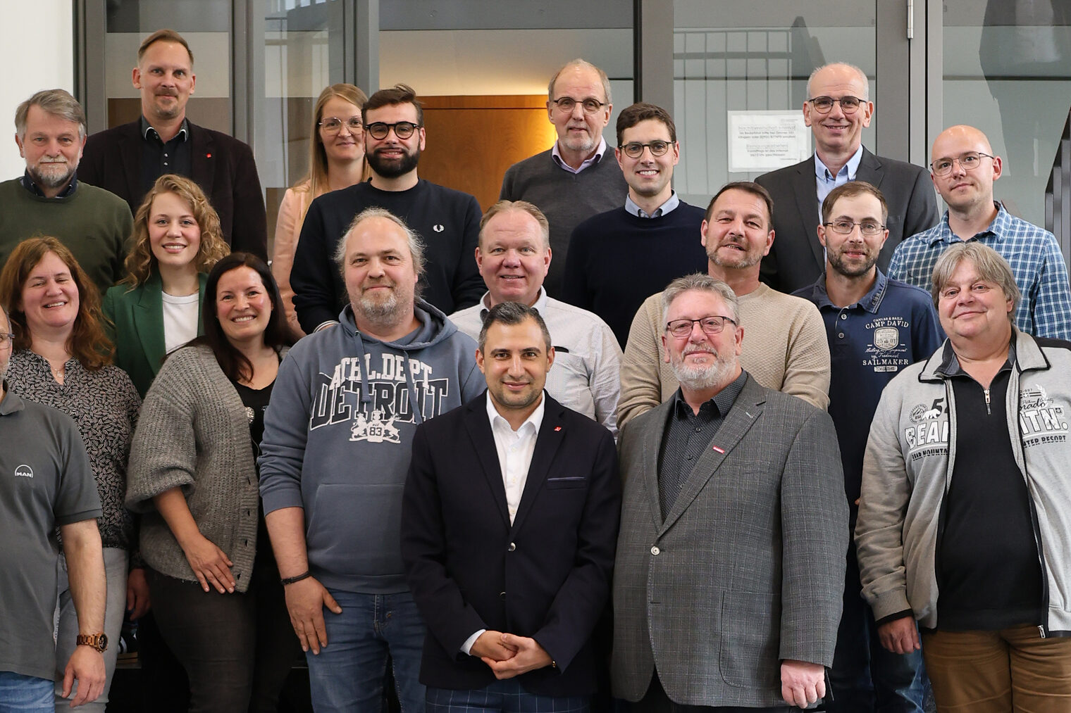 Ein Gruppenbild der Arbeitnehmervertreterinnen und - vertreter in der Vollversammlung der Handwerkskammer Südwestfalen.