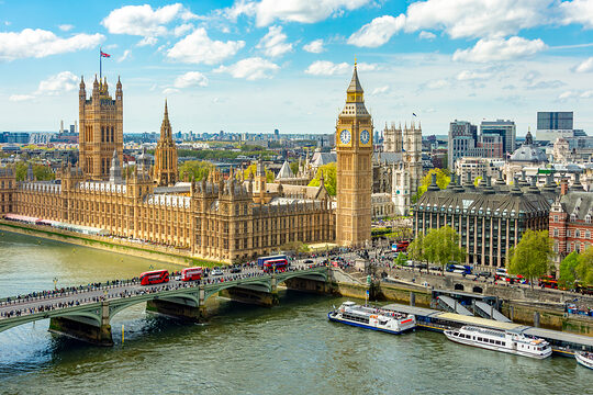 Ein Blick auf die Stadt London aus der Luft aufgenommen. 