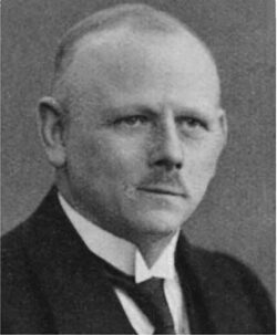 Ein Schwarz-Weiß-Porträt von Louis Wurm, Vorsitzender der Handwerkskammer zu Arnsberg von 1915 bis 1933.