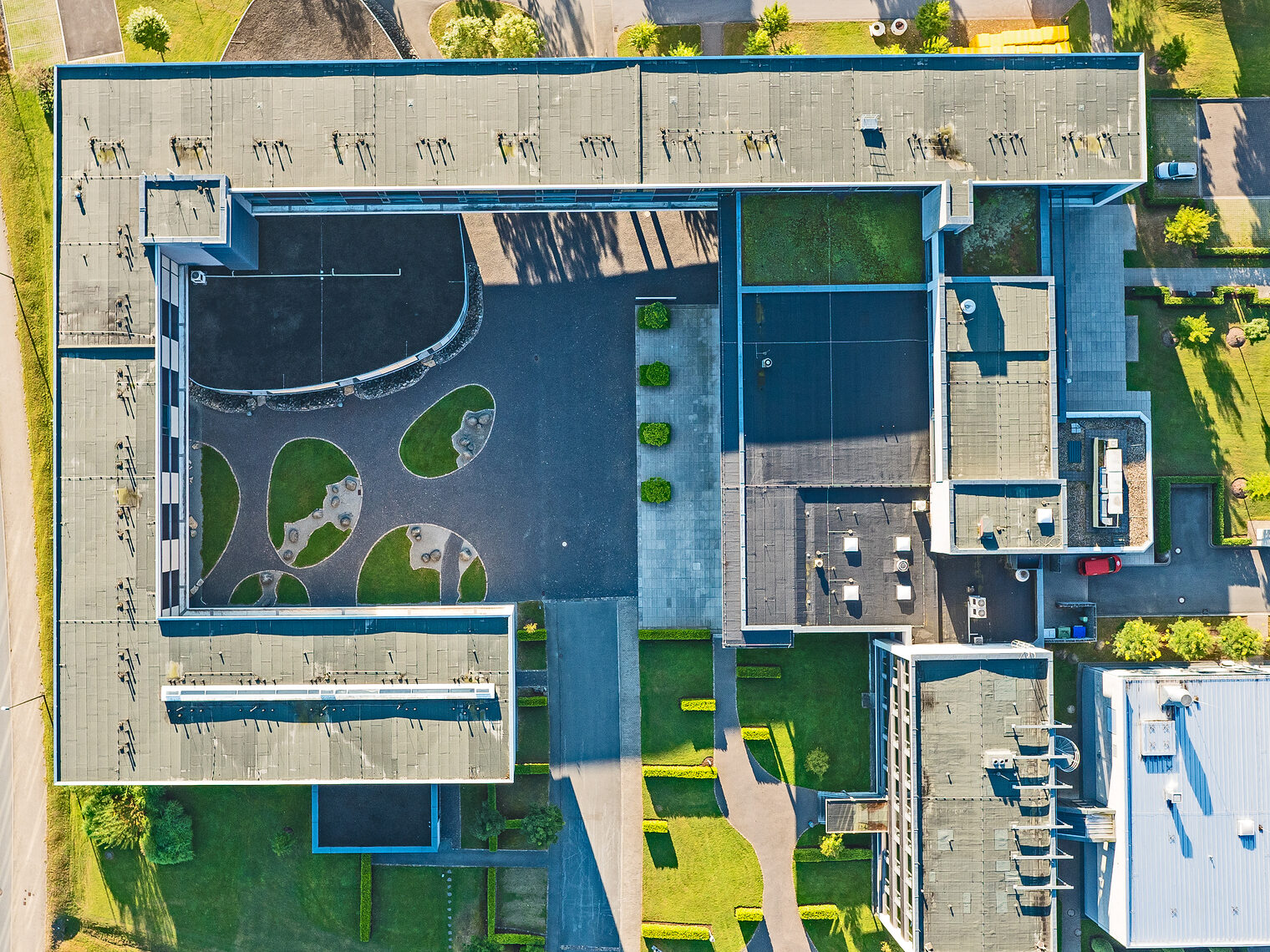 Eine Aufnahme des Berufsbildungszentrums Arnsberg aus der Vogelperspektive.