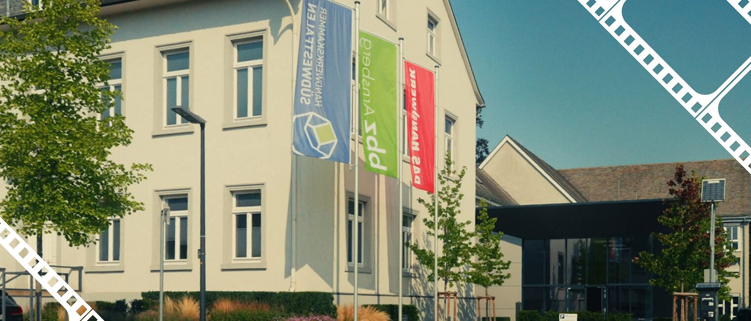 Brand Film Handwerkskammer Arnsberg Bild aus dem Marken-Film der Handwerkskammer Südwestfalen: Das Verwaltungsgebäude der Handwerkskammer in Arnsberg.