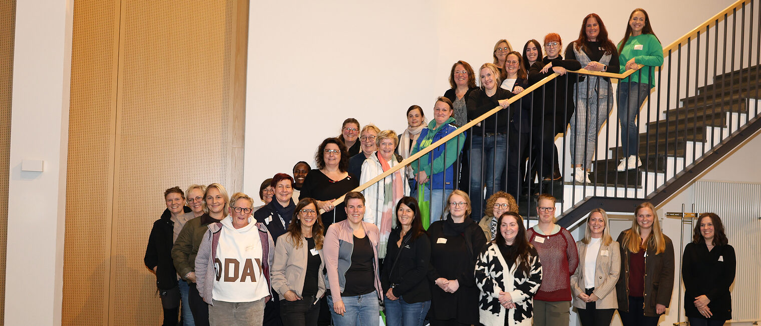 Gruppenbild der Teilnehmerinnen der Veranstaltung "Frauen. Handwerk. Südwestfalen." in Brilon.