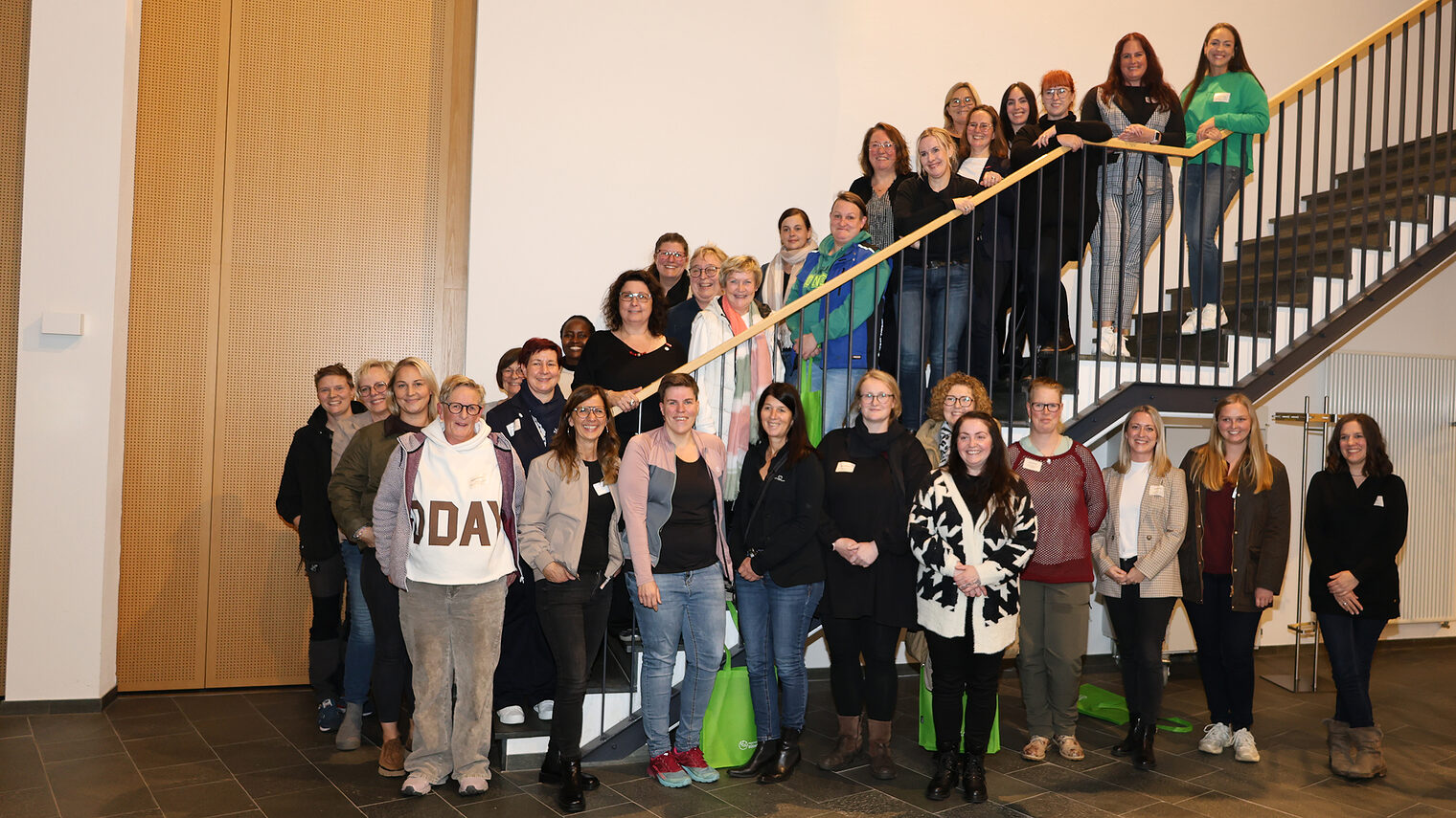 Gruppenbild von der Veranstaltung "Frauen. Handwerk. Südwestfalen." in Brilon am 3. November 2025.