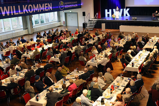 Blick in die Konzerthalle Olsberg bei der Jubiläumsmeisterfeier der Handwerkskammer Südwestfalen.