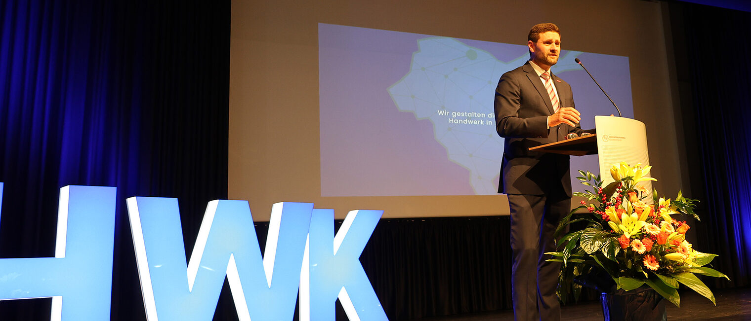 Rede von HwK-Hauptgeschäftsführer Hendrik Schmitt.