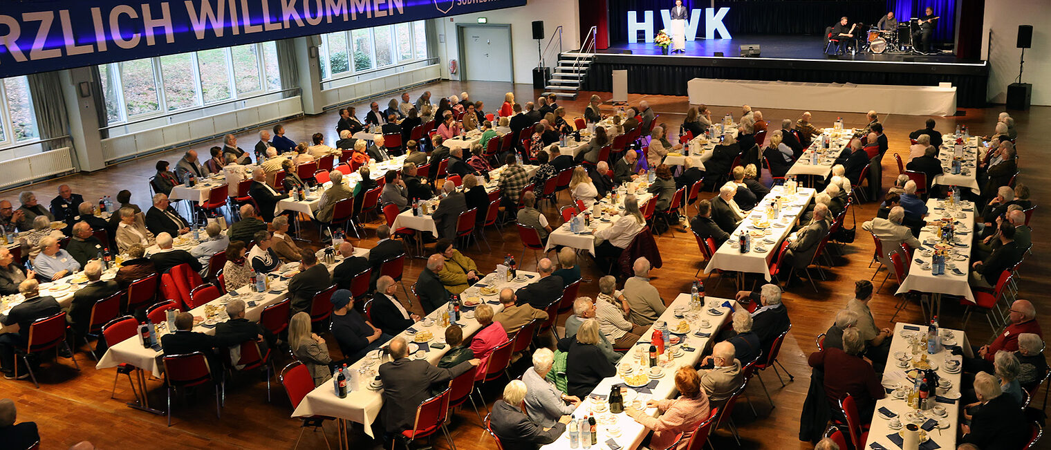 Blick in die gut gefüllte Konzerthalle in Olsberg.