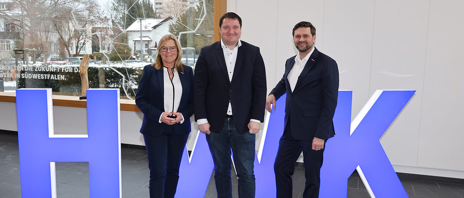 Antrittsbesuch von Oliver Dülme (Mitte), Geschäftsführer der Wirtschaftsförderungsgesellschaft HSK, bei der HwK Südwestfalen.
