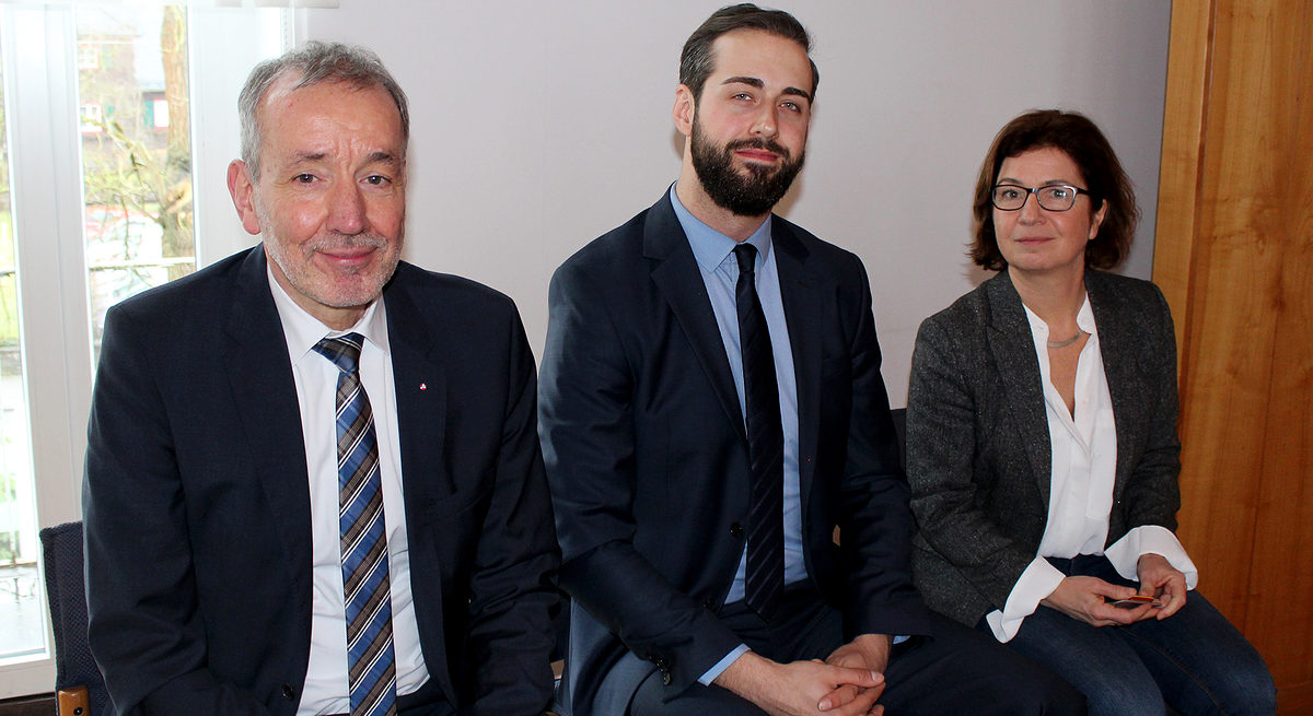 Die drei Experten: Frank Schmidt, neuer Chef der Arbeitsagentur in Siegen, Benjamin Hecker vom Arbeitgeberservice der Arbeitsagentur in Siegen und Verena Kurth, Betriebsberaterin Fachkräftesicherung bei der Handwerkskammer Südwestfalen.