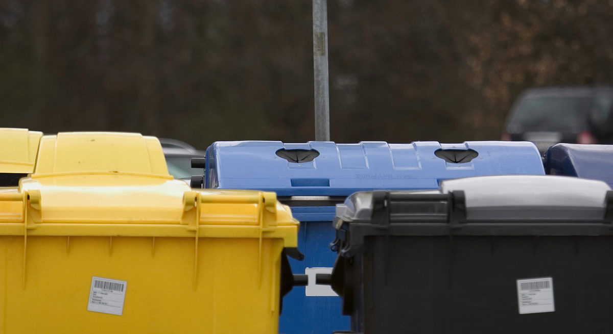 arrange, arrangement, basket, bins, black, blue, colorful, colors, containers, detail, dump, dumpsite, dustbin, garbage, garbage dump, germany, information, informative, litter, public, shadow, signboard, trash, trash can, trash dump, utility, waste, yellow